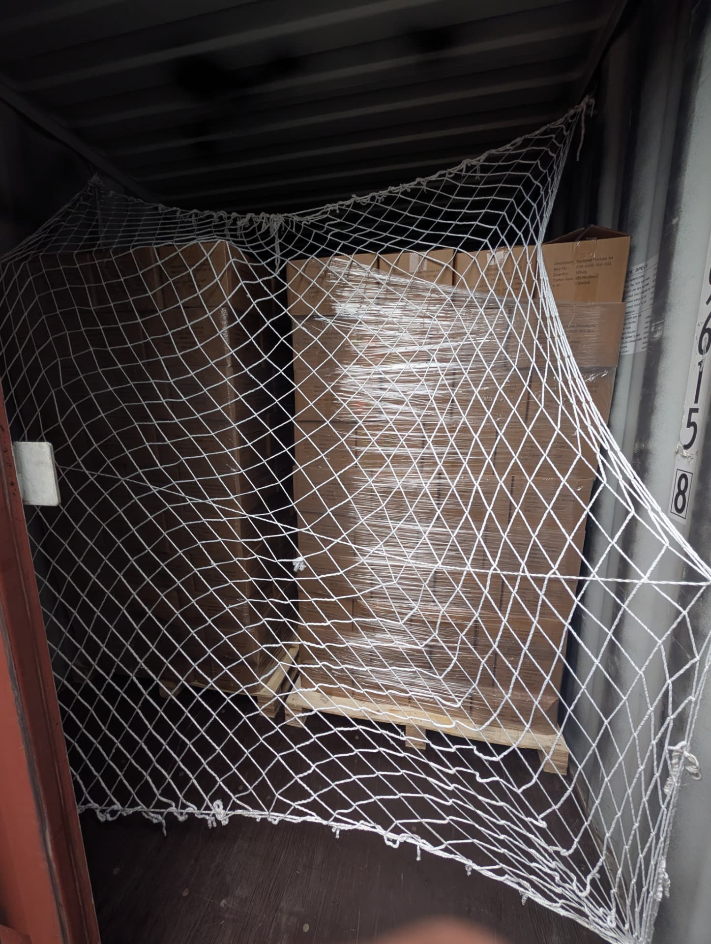 Gesicherte Ladung im zweiten Container
